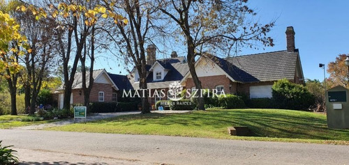 Casa En Venta En Luján