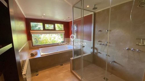 Imagen 9 de 27 de Casa Chalet En Venta Ubicado En Playa Serena, Bariloche, Patagonia
