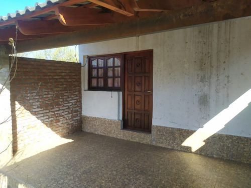 Venta Casa En San Carlos Minas Con 2 Dormitorios Y Cochera-k050sc
