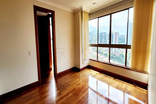 Apartamento En Venta En El Poblado. Cod V501341