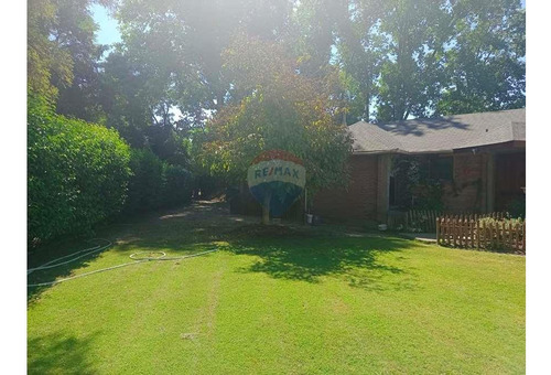 Venta De Hermosa Parcela Con Gran Casa Con Cava!!