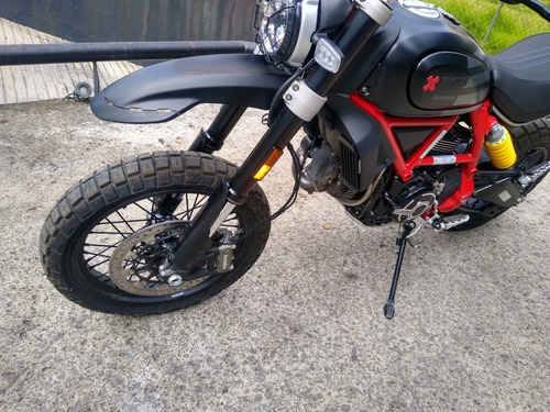 Imagen 4 de 10 de Ducati Scrambler 800 Fasthouse 2021