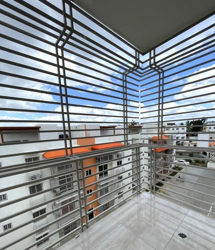 Imagen 6 de 12 de 4to Nivel Con Terraza En Las Caobas