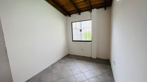 Imagen 3 de 14 de Casa Urb Exclusiva Gabriela Country, Sector Castellana. Adlz