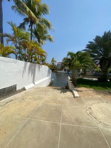 En Venta Casa En El Conjunto Residencial Las Villas, Lecheria