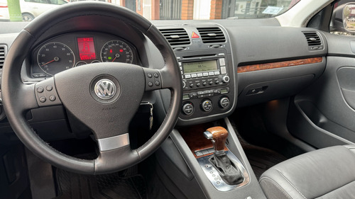 Volkswagen Vento 2.5 Luxury Wood Tiptronc 170cv