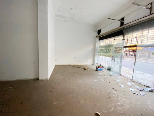 Imagen 2 de 4 de Alquiler - Excelente Local Comercial Sobe Av. 18 De Julio Con 250 M2, Cordã³n - 18 De Julio Y Pablo De Marãa