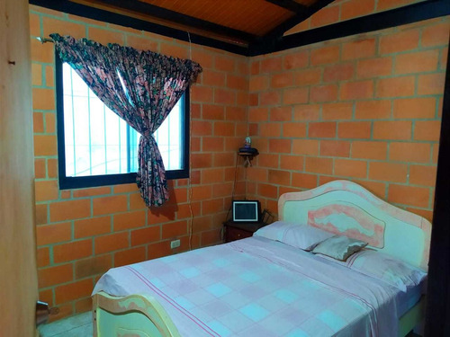 Imagen 6 de 7 de Vendo Casa 60m2 3h/1b/3p Playa Grande 5479