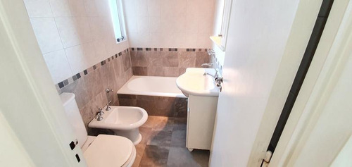 Imagen 14 de 20 de Departamento 3 Ambientes, Impecable, Reciclado A Nuevo, Muy Luminoso.-en Venta