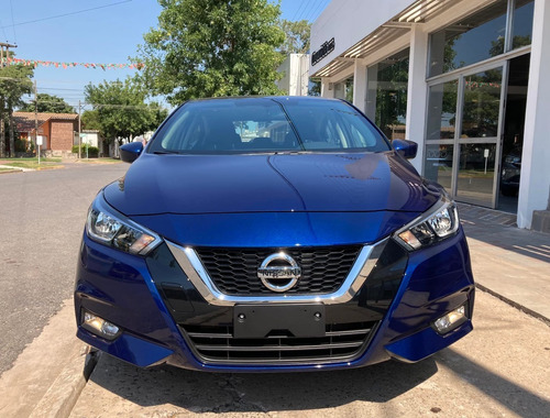 Imagen 2 de 10 de Nissan Versa 1.6 16v Sense Cvt 0km My2022 Azul Metalizado