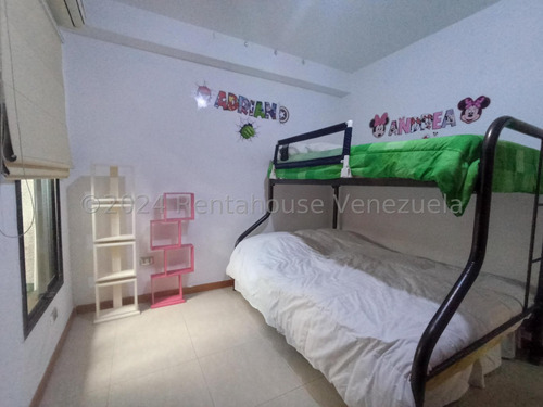 Vendo Apartamento En Urbanización La Soledad (residencias Yalimar), Código 25-2920 Cm