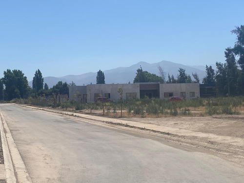 Condominio, Guardias 24/7 En Chicureo, A Pasos De Colegios