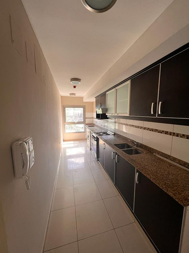 ¡¡ Excelente Ubicación !!! Edif. Imperial Iii Calle; Jujuy Esq. Junin. 2 Dorm.