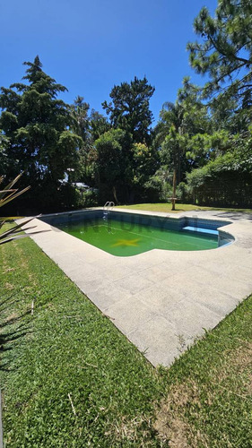 Gran Casa Familiar Con Piscina Y Quincho En Robles Del Monarca, Pilar - Acepta Permuta