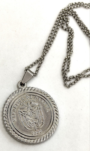 Dije Moneda De Panamá Balboa De Acero Quirúrgico.mariannmoon Color Plateado Con Negro
