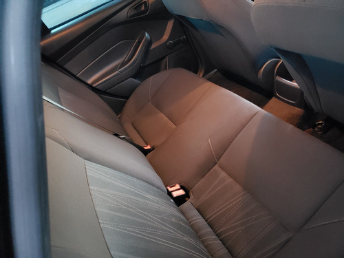 Imagen 4 de 8 de Ford Focus 2016 Gris