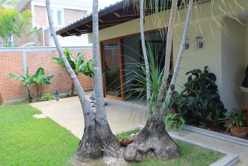 Imagen 2 de 12 de Casa En Venta Prados Del Este, Fabiola Rodriguez 04145880547, Cod 22-9958