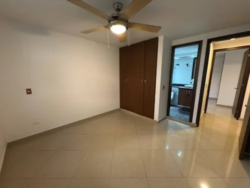 Casas En Venta Laureles 643-8292542