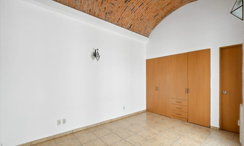 Casa En Venta En San Miguel De Allende: La Cañada Un Piso Y Estilo Colonial