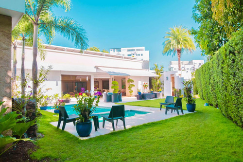 Venta Casa De Lujo En Los Cacicazgo
