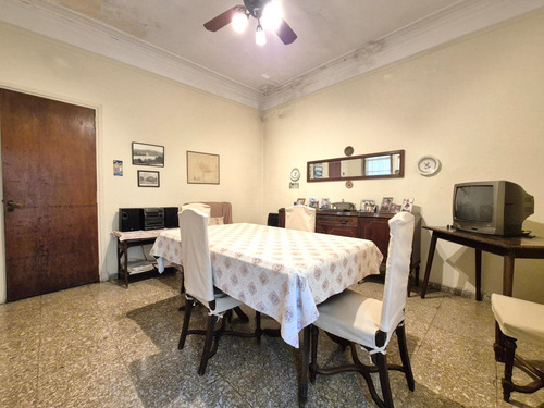 Casa En Venta Sobre Lote Propio. Dos Propiedades En Block
