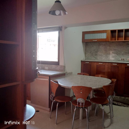 En Venta Lujoso Ph Urb. La Tahona De 420m2 / 4h / 7b / 4p / 1 M