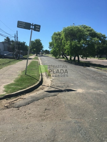 Imagen 14 de 14 de Casa Solida, En Terreno De 546 M2 En Buen Punto, San Carlos.-