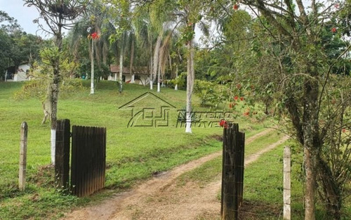Imagem 1 de 15 de Linda Chácara Em Caçapava/sp