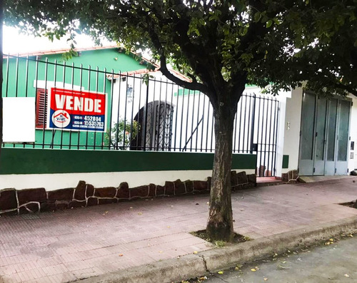 Imagen 1 de 14 de Casa En Venta De 2 Dormitorios C/ Cochera En Cosquín A 50 M Del Rio 