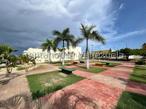Bello Townhouse Para Seguir Remodelando A Tu Gusto