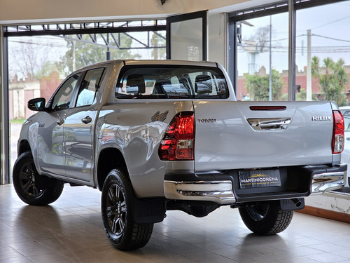 Toyota Hilux Pick-up 2.8 Cd Sr 204cv 4x4 At