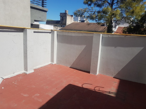 Imagen 13 de 14 de Tipo Casa 5 Amb En Venta Entrada Independiente Barrio Naón.