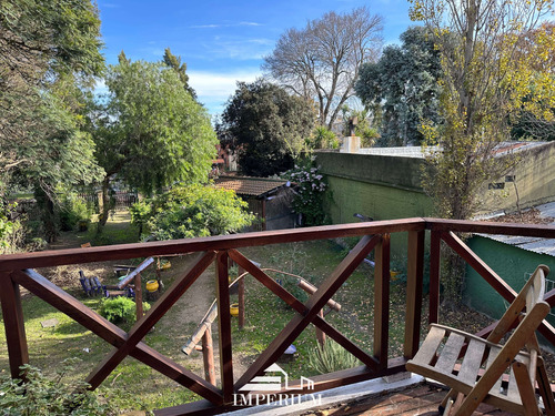 Hermosa Cabaña Con Gran Terreno En Avenida Lezica