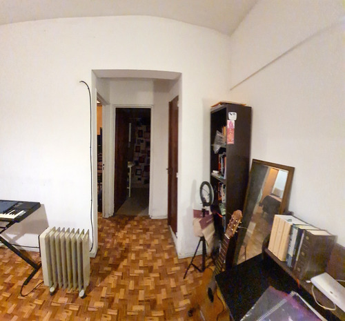 Rivadavia Al 8500 Y Mercedes, Floresta. Planta Baja Interno. Departamento De 2 Ambientes Con Patio Techado Rebatible. Superficie 40 M2. Bajas Expensas. Apto Profesional. Pintado Hace 3 Meses.