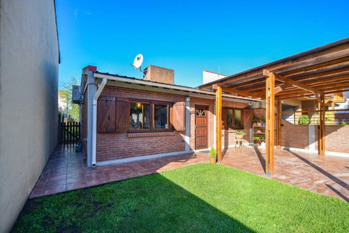 Venta Casa 3 Ambientes Con Parque En Santa Clara