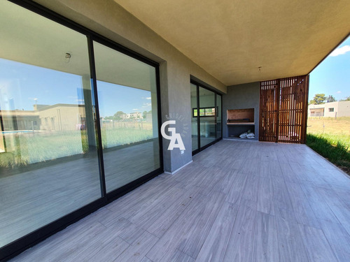 Imagen 12 de 30 de Casa En Venta 4 Amb En Santa Emilia, Pilar Del Este