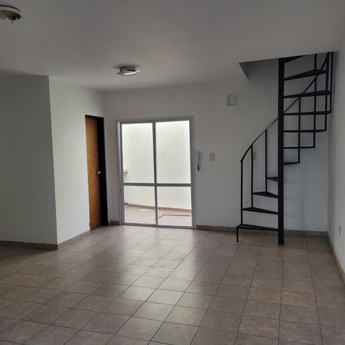 Alquiler Duplex 3 Amb Con Patio Y Cochera En Quilmes Oeste