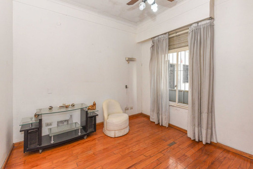 Venta Casa 5 Ambientes Con Cochera Versalles