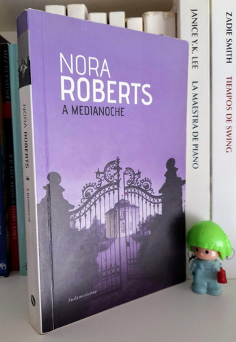 A Medianoche - Nora Roberts - Sudamericana