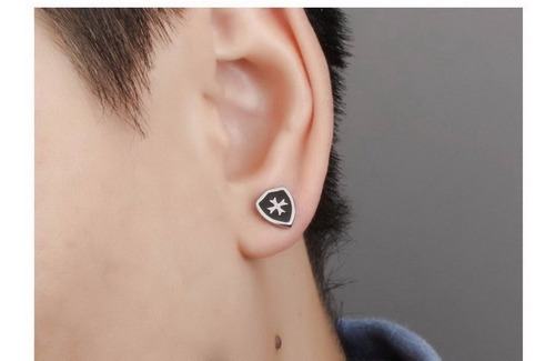 Imagen 4 de 4 de Piercing Acero Inoxidable Unisex Escudo -390