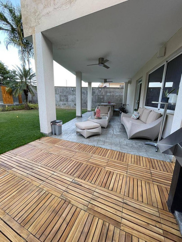* Josefina Toledo: Hermosa Casa En Venta En El Parral, 495m², Cocina Concepto Abierto, Maletero, Bello Jardín Con Parrillera, Terraza, Fachada En Mármol, Planta 100%, Filtro Ósmosis Inversa, 268730