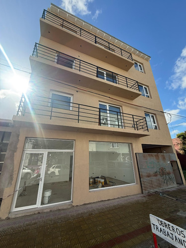 Depto Céntrico A Estrenar Con Cochera En Venta