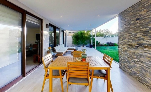 Casa En Arriendo 3d 3b En Chicureo -piedra Roja /san Anselmo