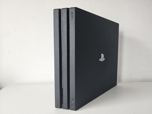Imagen 3 de 8 de Sony Playstation 4 Pro 1tb + 1 Control, Cables Y 2 Juegos