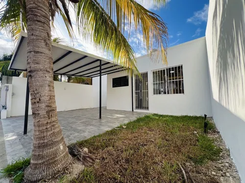 Casa En Venta En Ciudad Caucel Remodelada Con 2 Habitaciones Y 2 Baños