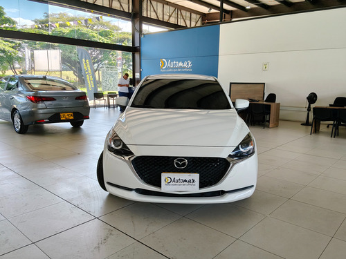 Mazda 2 1.5 Touring Sedan