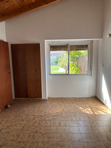 Venta Casa 4 Dormitorios Centro Sudeste Con Cochera