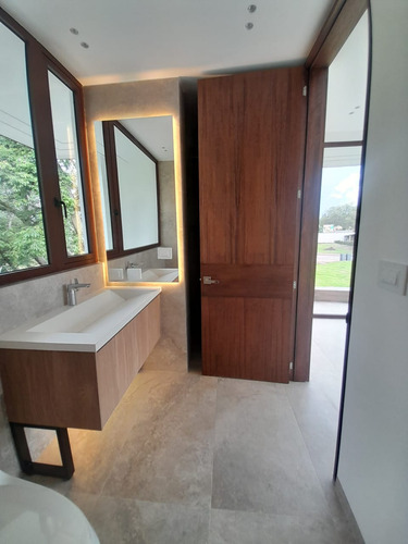 Puembo Vendo Hermosa Casa Por Estrenar 3 Dormitorios Jardín