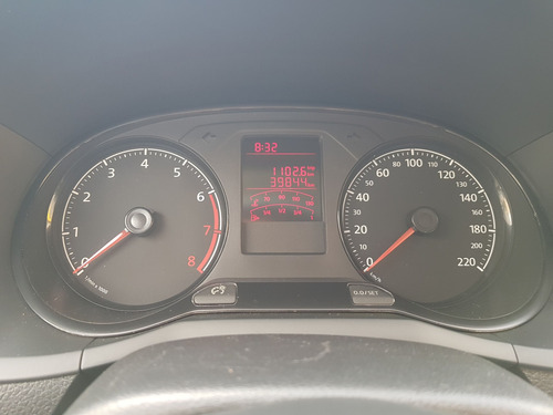 Volkswagen Voyage 1.0 MPI (Flex)