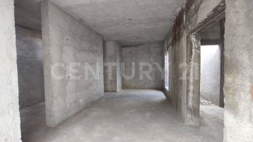Casa En Venta Con Local Comercial En El Chamizal, Pedro Escobedo, Querétaro.